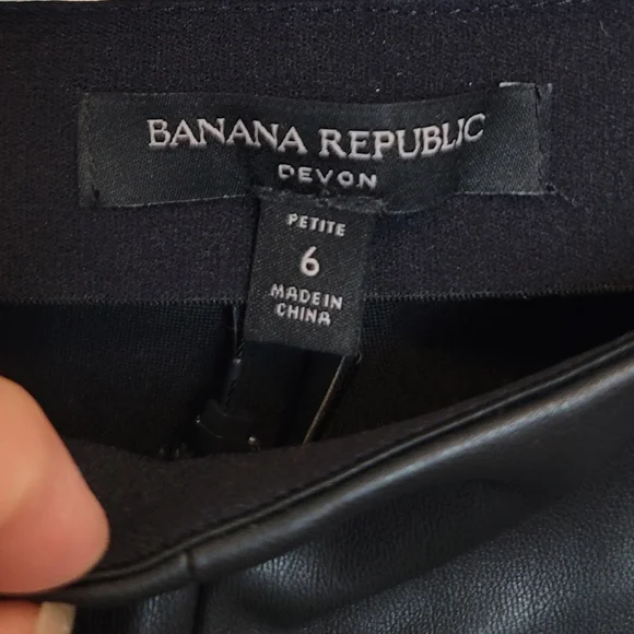 🆕️ Banana Republic Petite Devon Legging Fit Vegan Leather Pants in Black - Picture 3 of 11